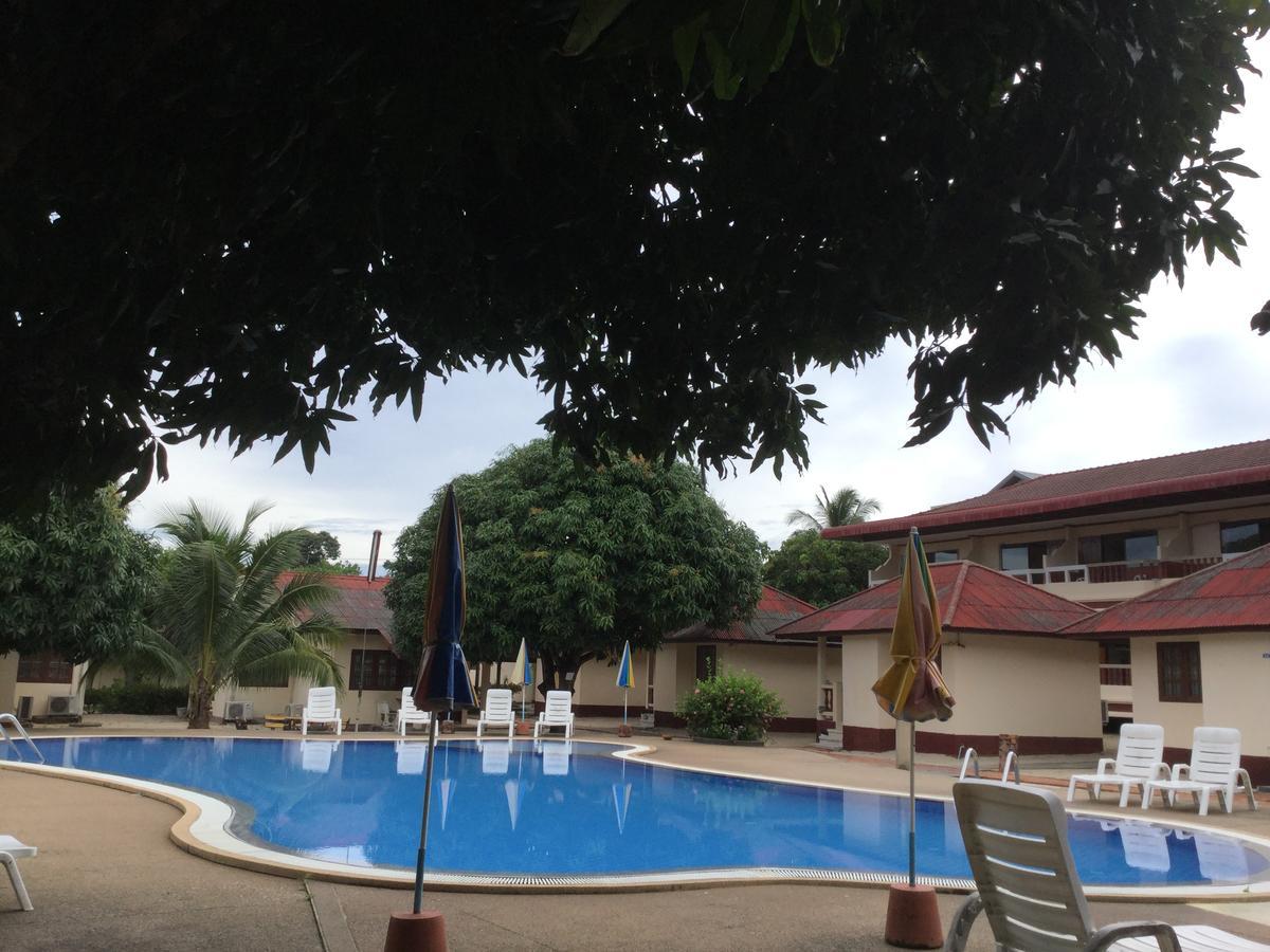 Best Resort Maret Luaran gambar