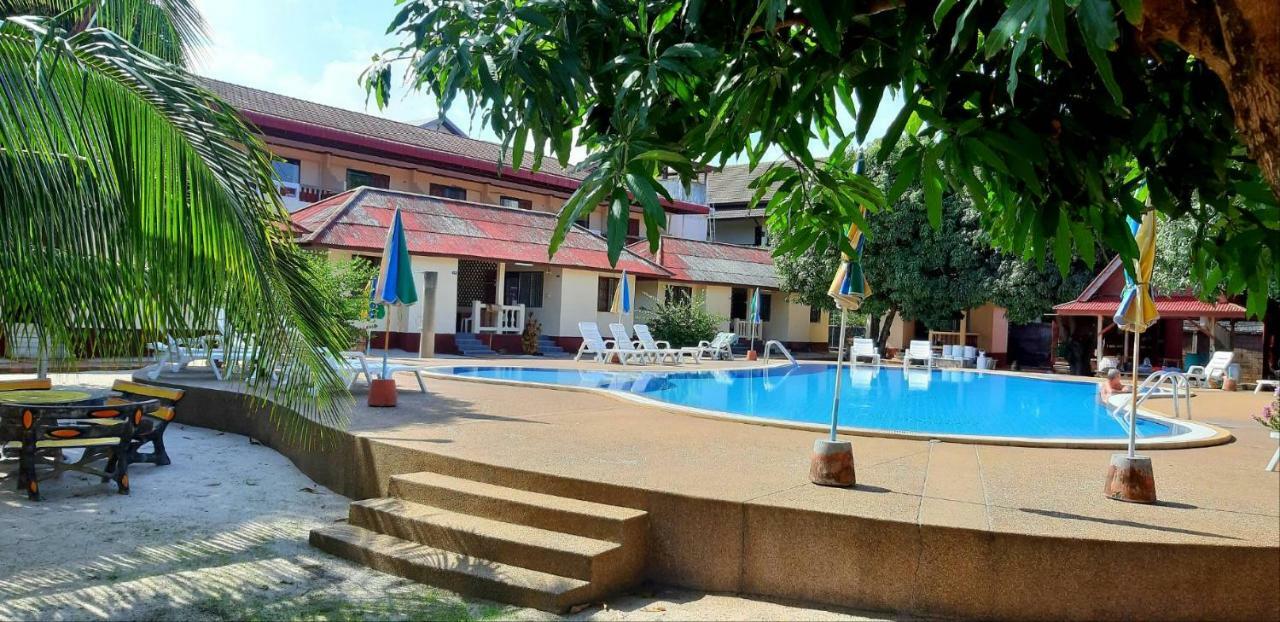 Best Resort Maret Luaran gambar