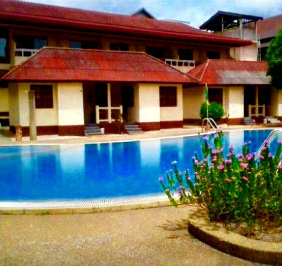Best Resort Maret Luaran gambar