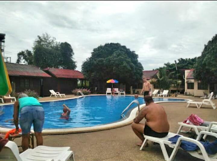 Best Resort Maret Luaran gambar